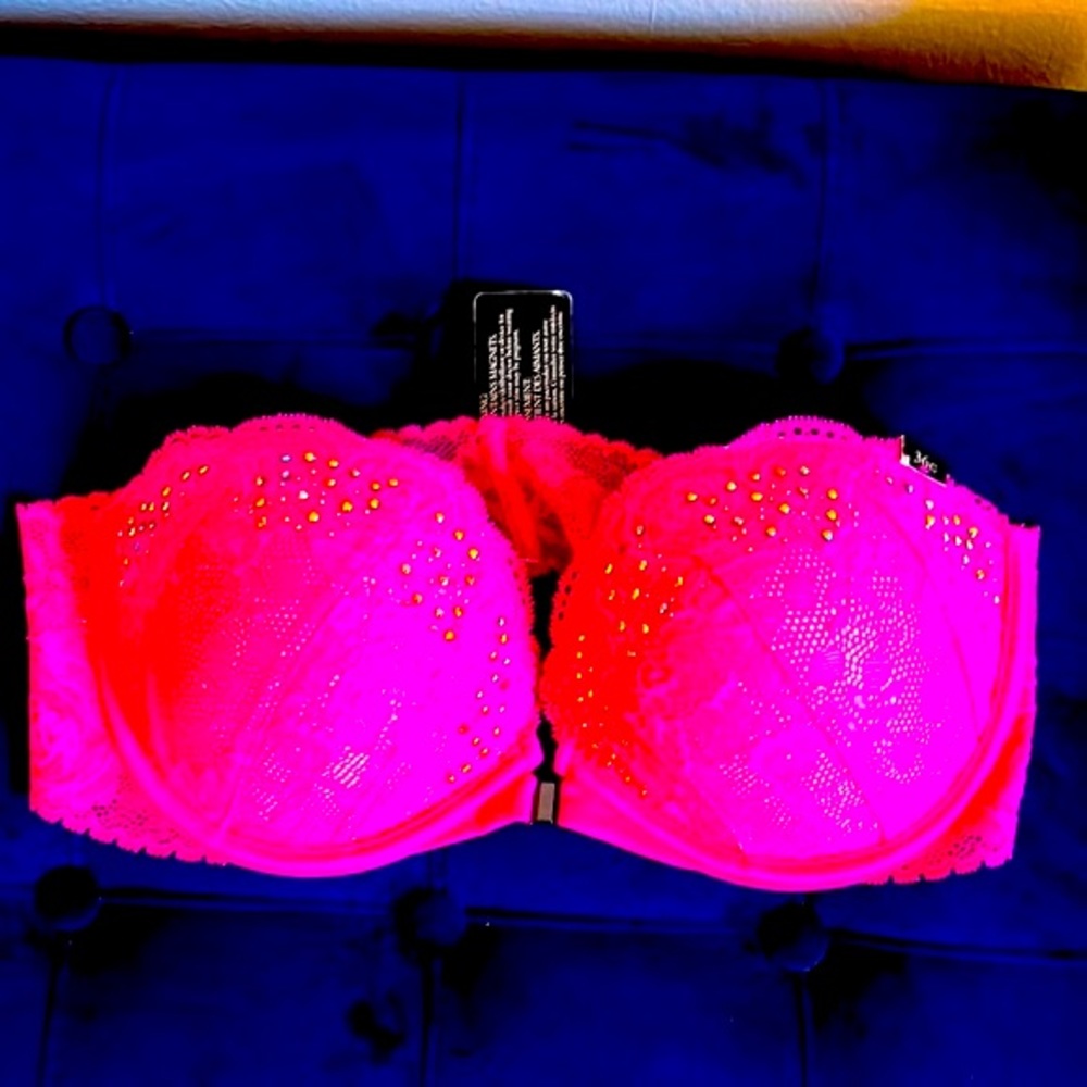 Victoria’s Secret Strapless Bra - New With Tags